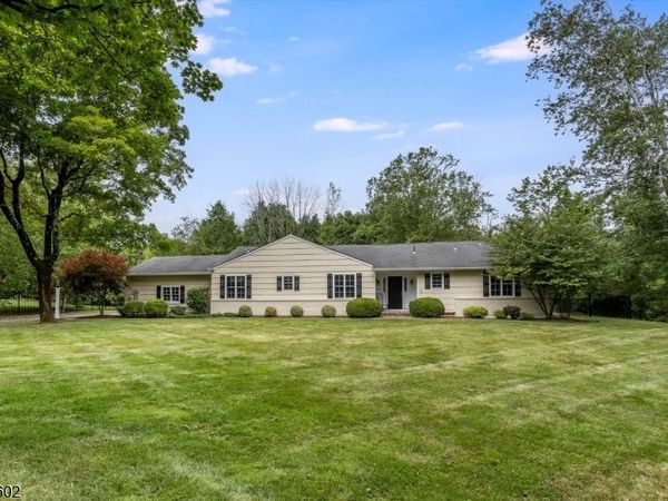24 Brookfield Way, Mendham, NJ 07945