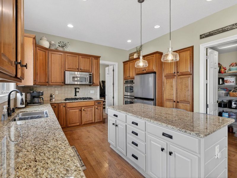 8151 Buttleston Drive, Dublin, OH 43016 Photo 12