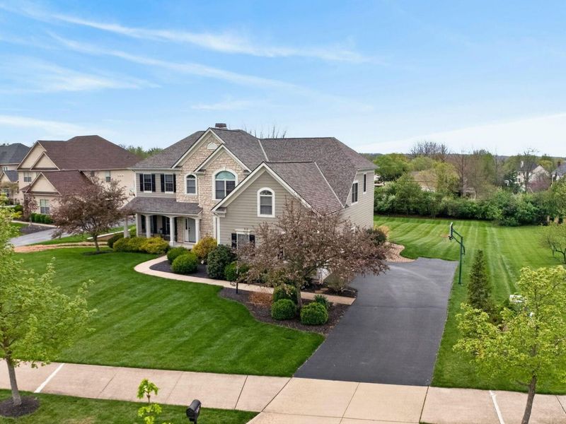 8151 Buttleston Drive, Dublin, OH 43016 Photo 2