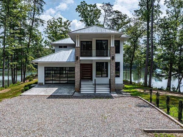 212A Gordon Drive, WEEMS, VA 22576