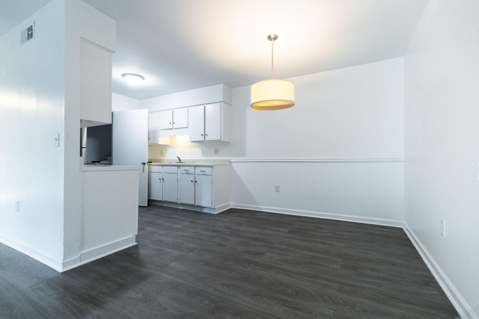 1402 Camp Road Photo 12