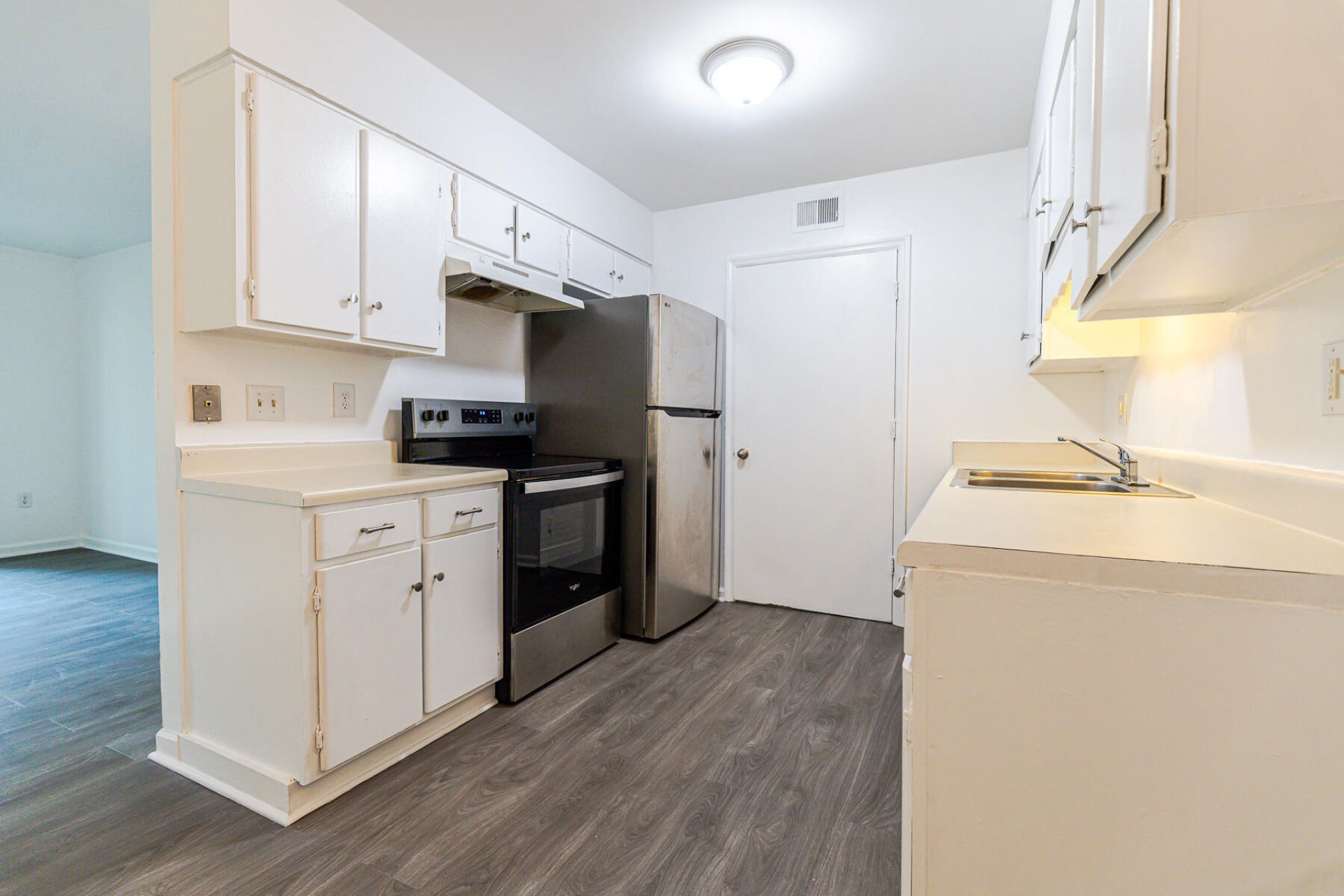 1402 Camp Road Photo 19