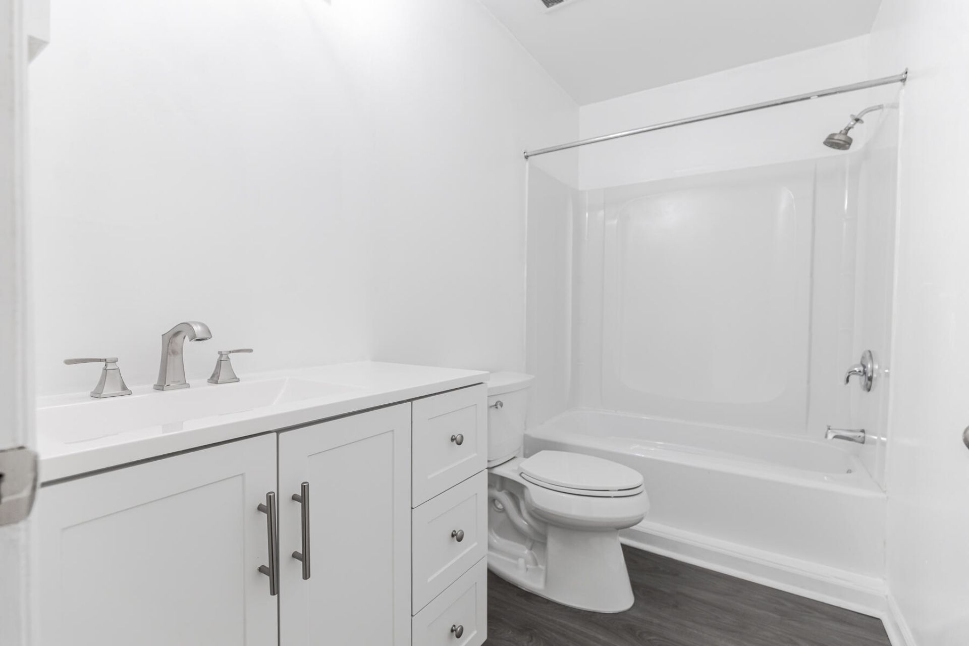 1402 Camp Road Photo 27