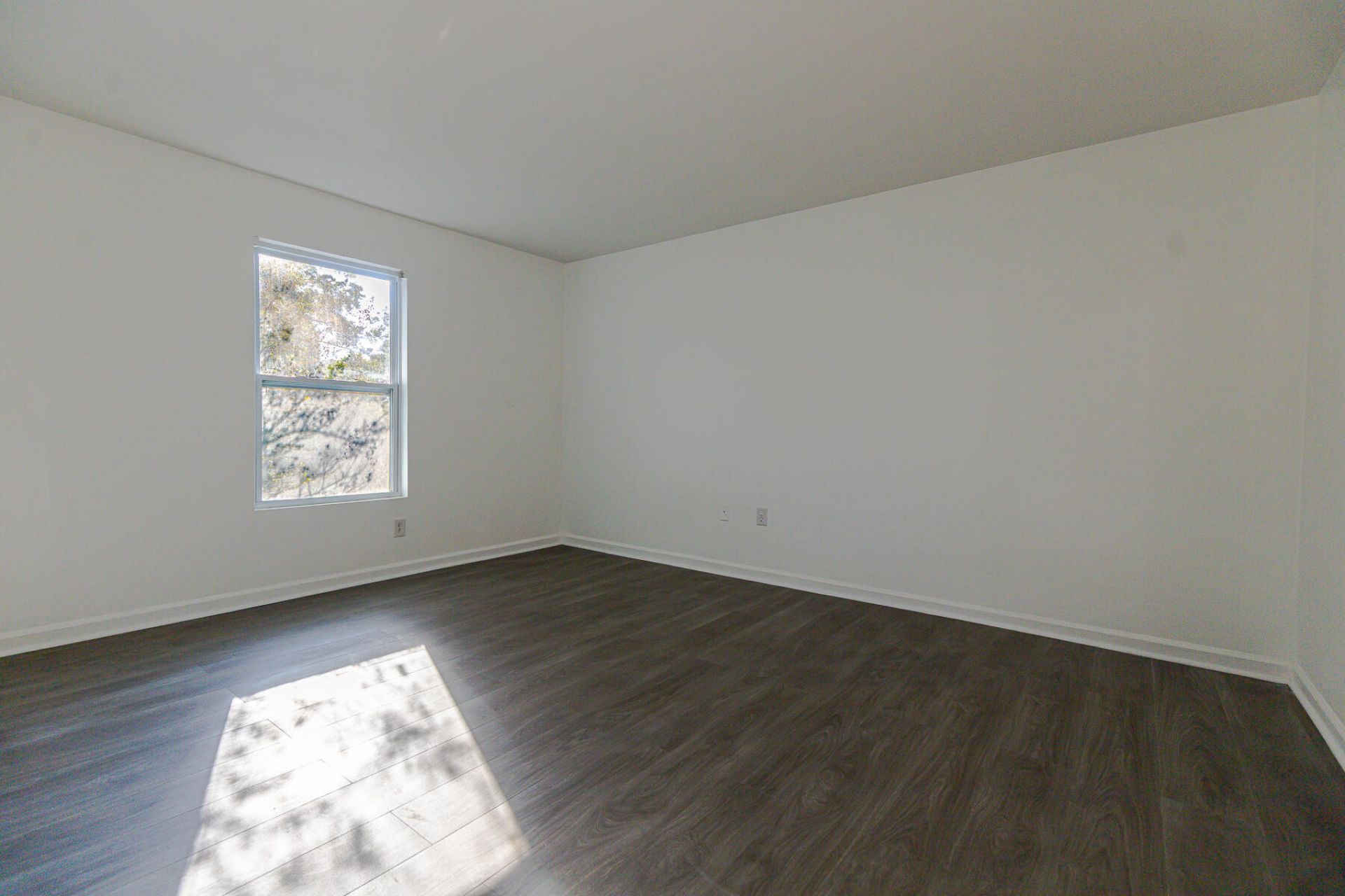 1402 Camp Road Photo 28