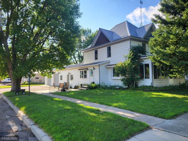 500 Bowman Street , Stewart, MN 55385