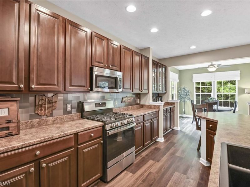 8824 Wheaton Place , North Ridgeville, OH 44039 Photo 2