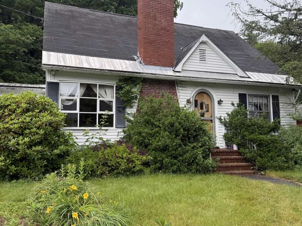 5 Moulton Street, Raymond, NH 03077