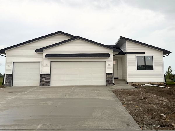 318 NE Chalet Street, Elkhart, IA 50073