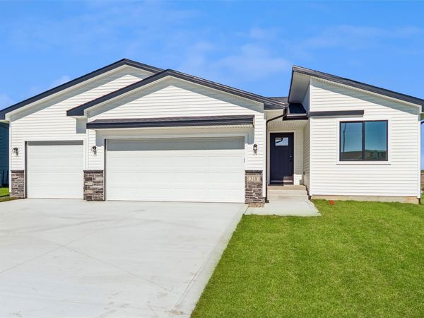 318 NE Chalet Street, Elkhart, IA 50073