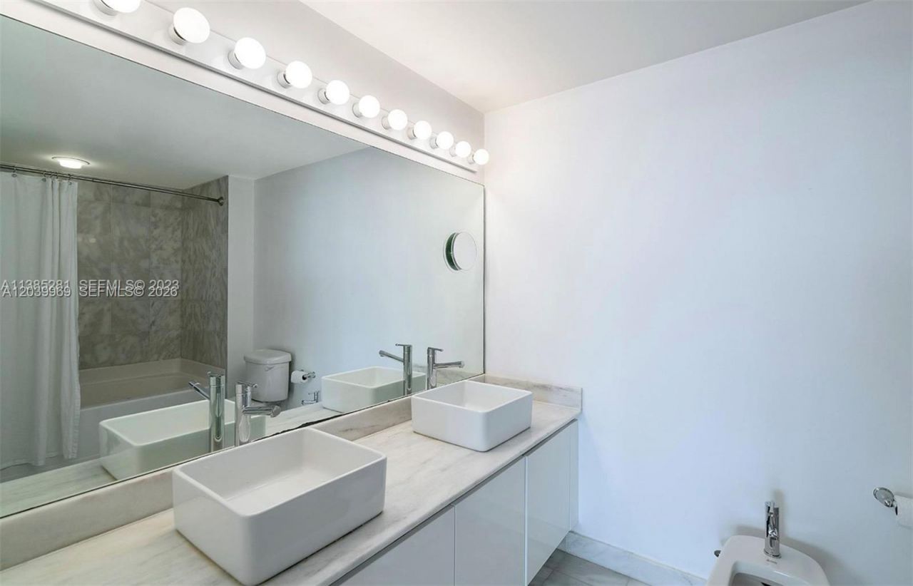 601 NE 36th St, Unit 2910, Miami, FL 33137 Photo