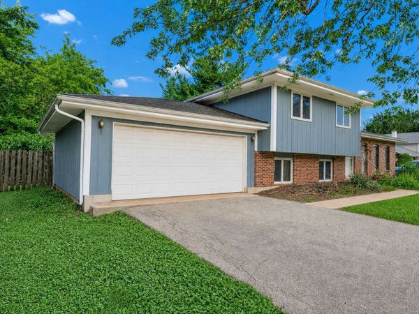 4N275 Avard Road , West Chicago, IL 60185