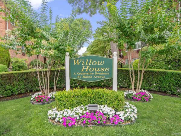 61 Maine Avenue , Unit F15, Rockville Centre, NY 11570