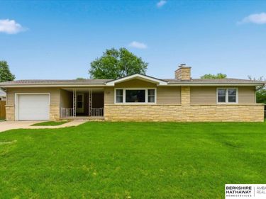 8209 S 40th Street, Bellevue, NE 68147