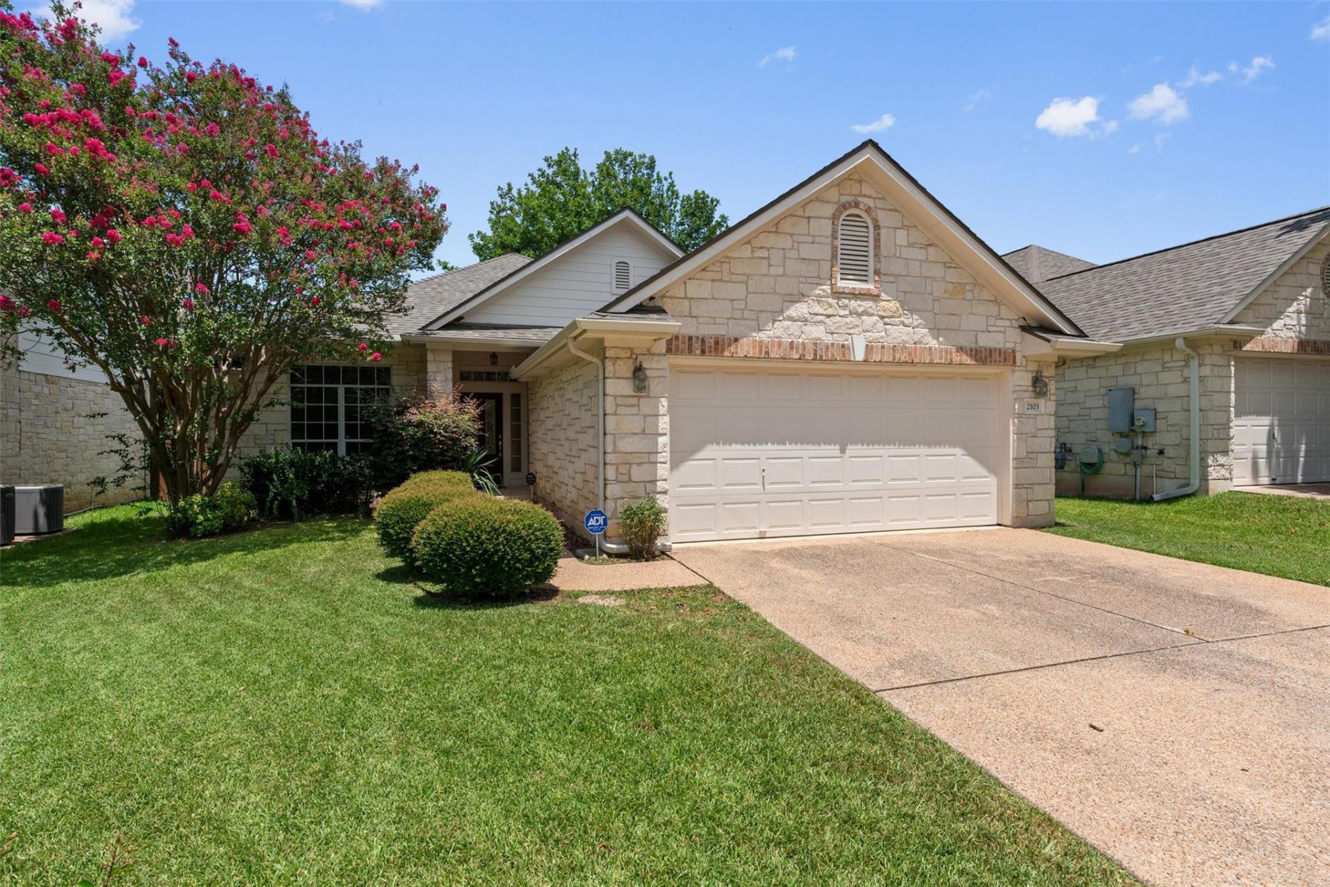 2103 Woodston Dr, Round Rock, TX 78681 Main Photo