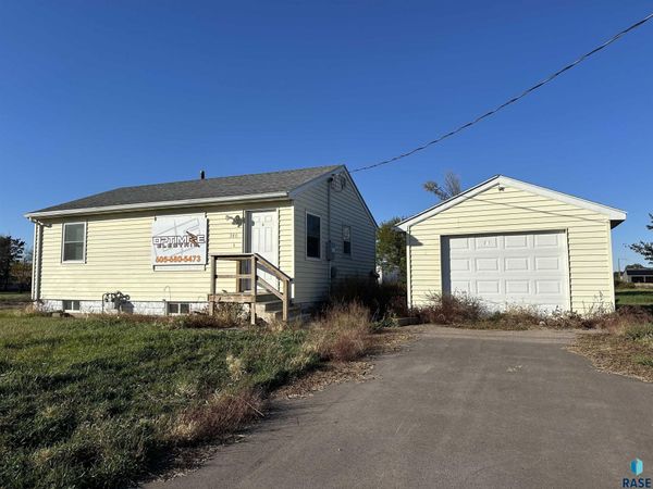 340 W Hollister Ave, Salem, SD 57058