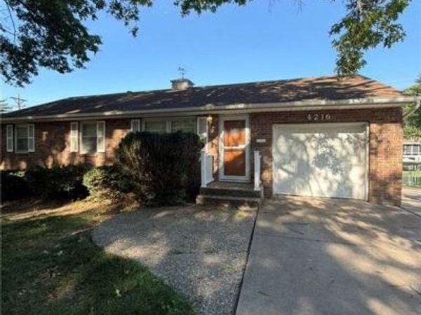 4216 S Pleasant Street, Independence, MO 64055