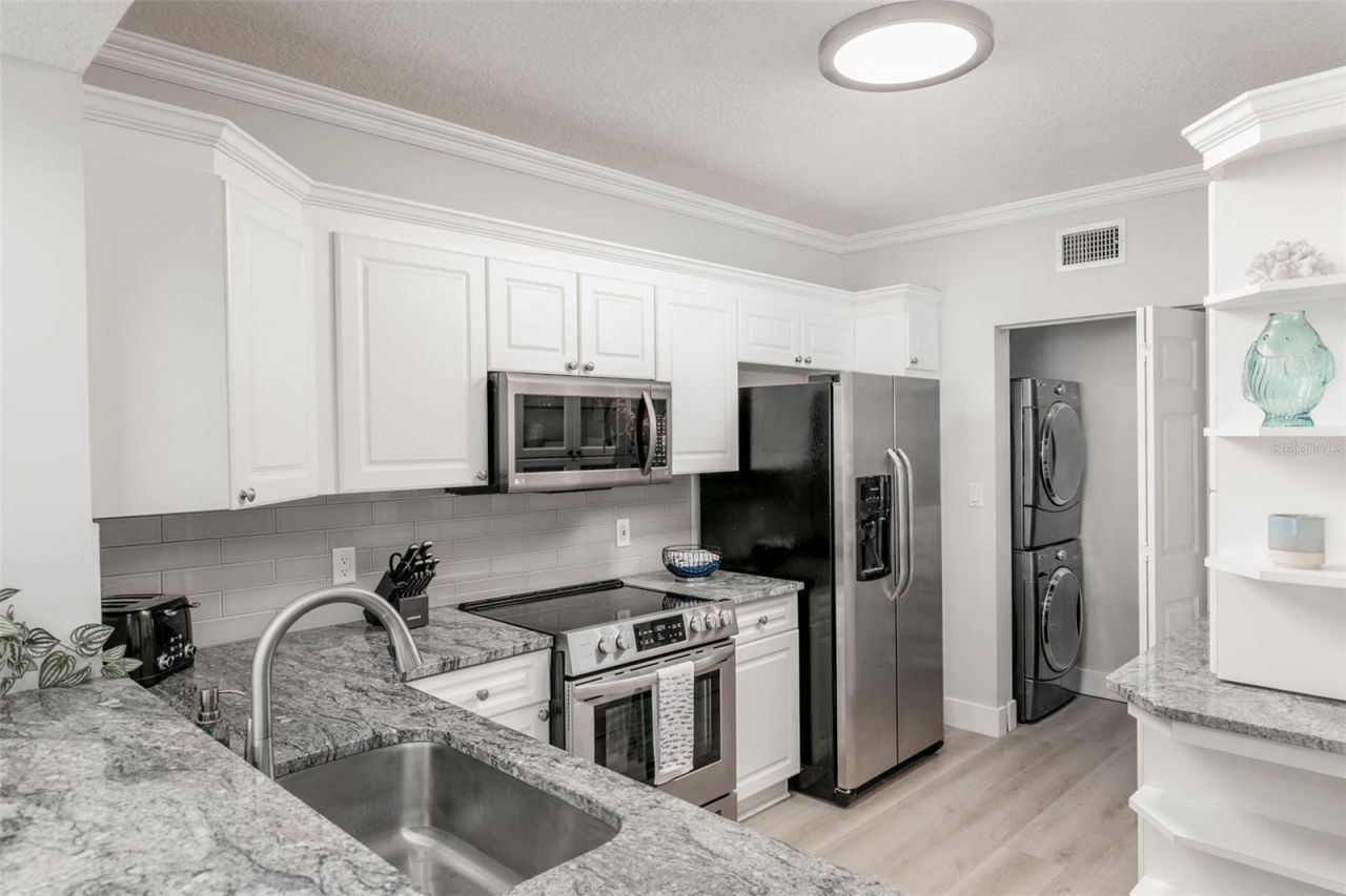 16450 Gulf Boulevard, Unit 762, Redington Beach, FL 33708 Photo