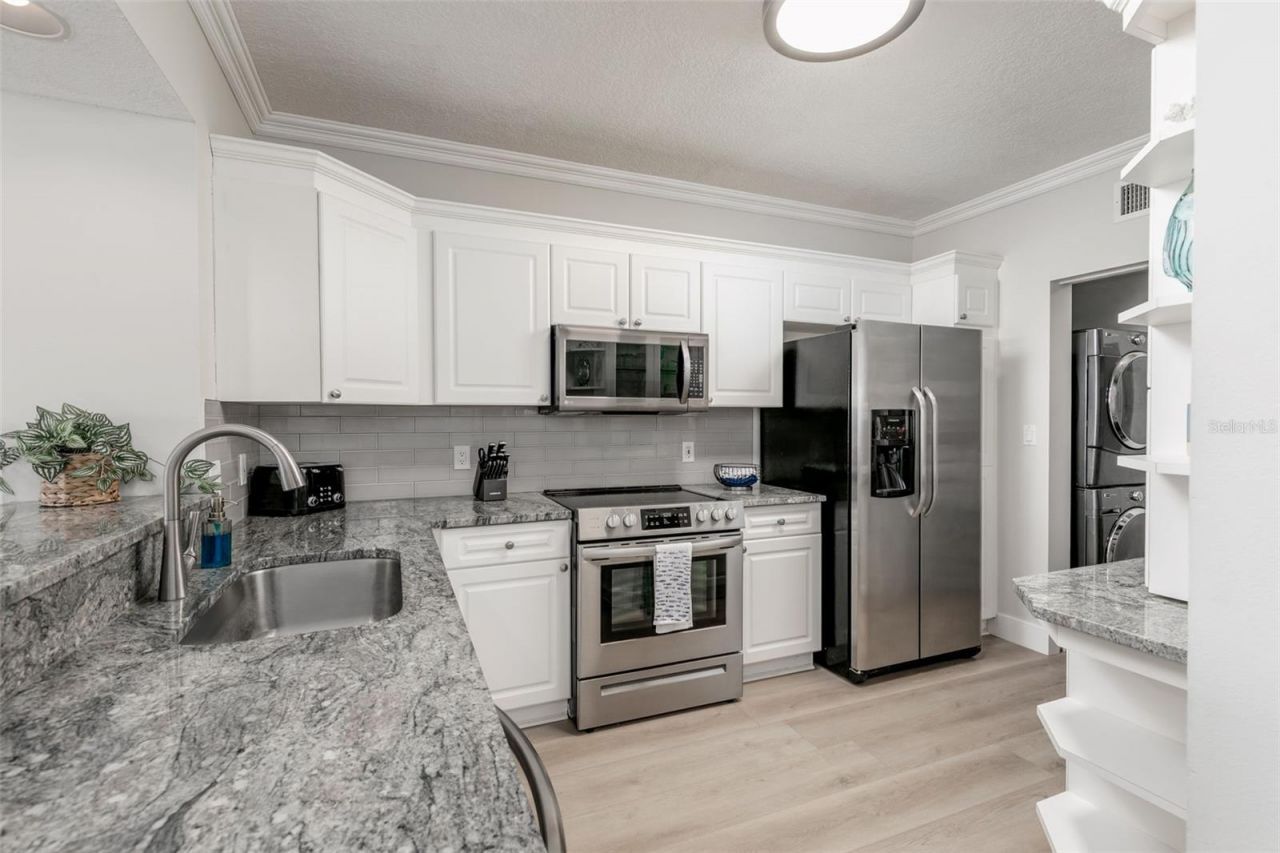 16450 Gulf Boulevard, Unit 762, Redington Beach, FL 33708 Photo
