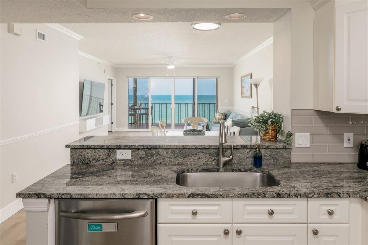 16450 Gulf Boulevard, Unit 762, Redington Beach, FL 33708 Photo