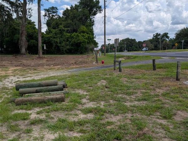 19063 N US HWY 441 , REDDICK, FL 32686
