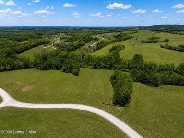 82 N Stallard Springs Drive, Shelbyville, KY 40065