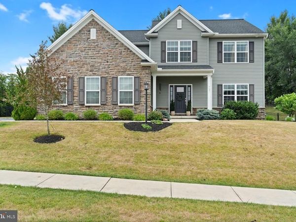 727 CHRISTIANS DRIVE, HARRISBURG, PA 17112