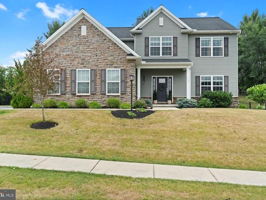 727 Christians Drive, Harrisburg, PA 17112 Main Photo