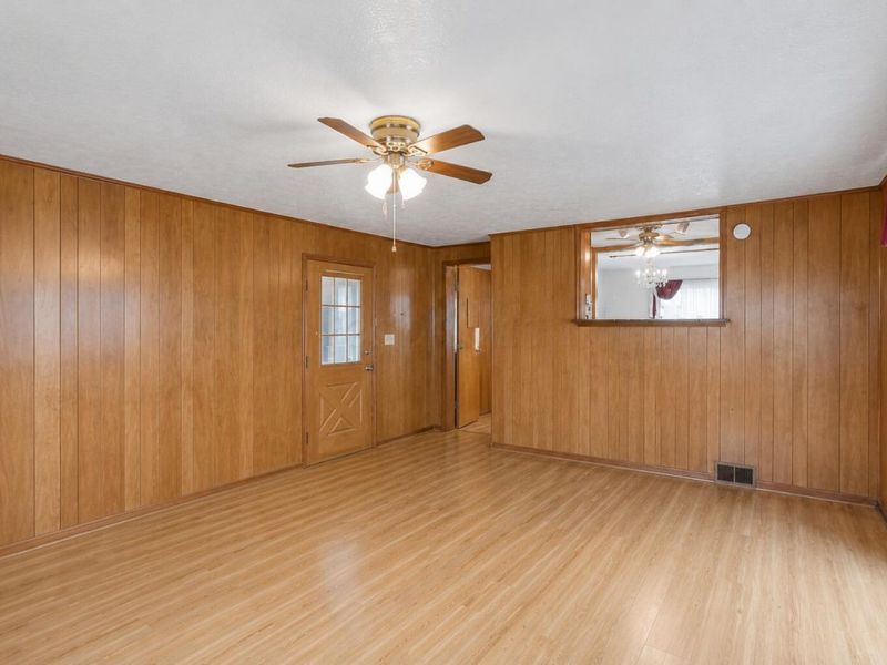 1284 Striebel Road , Columbus, OH 43227 Photo 9