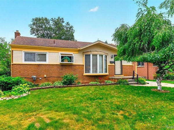 32039 Avondale Street, Westland, MI 48186