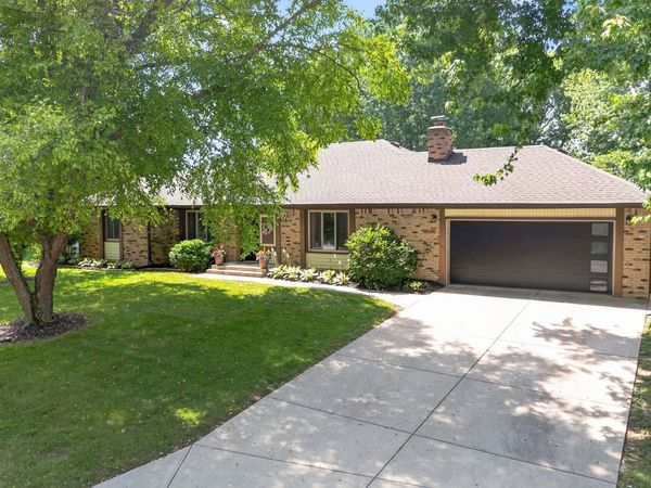3986 Creekwood Drive , Greenwood, IN 46142