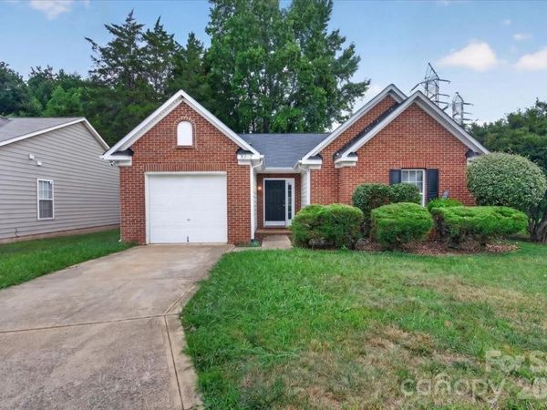 9207 Amy Drive , Charlotte, NC 28213