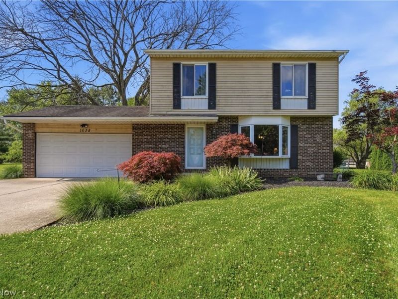 1038 Hampton Drive , Macedonia, OH 44056 Photo 1