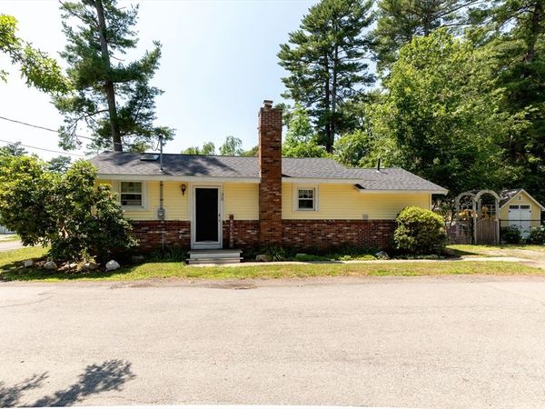 38 Atwood Ave., Middleboro, MA 02346