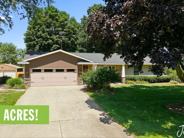 6055 141st Avenue, Holland, MI 49423