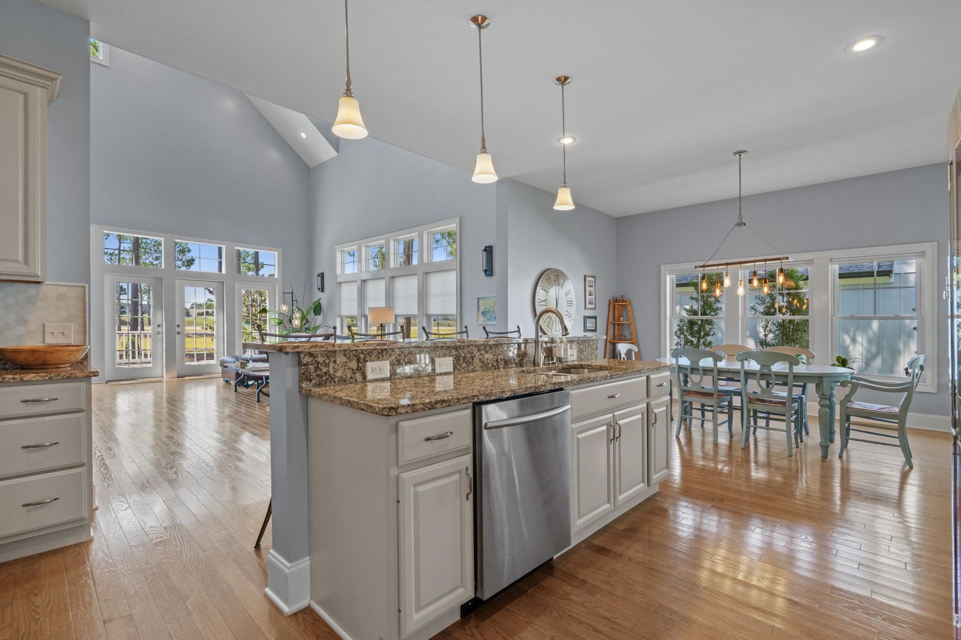 438 Seabury Ln. Photo 18