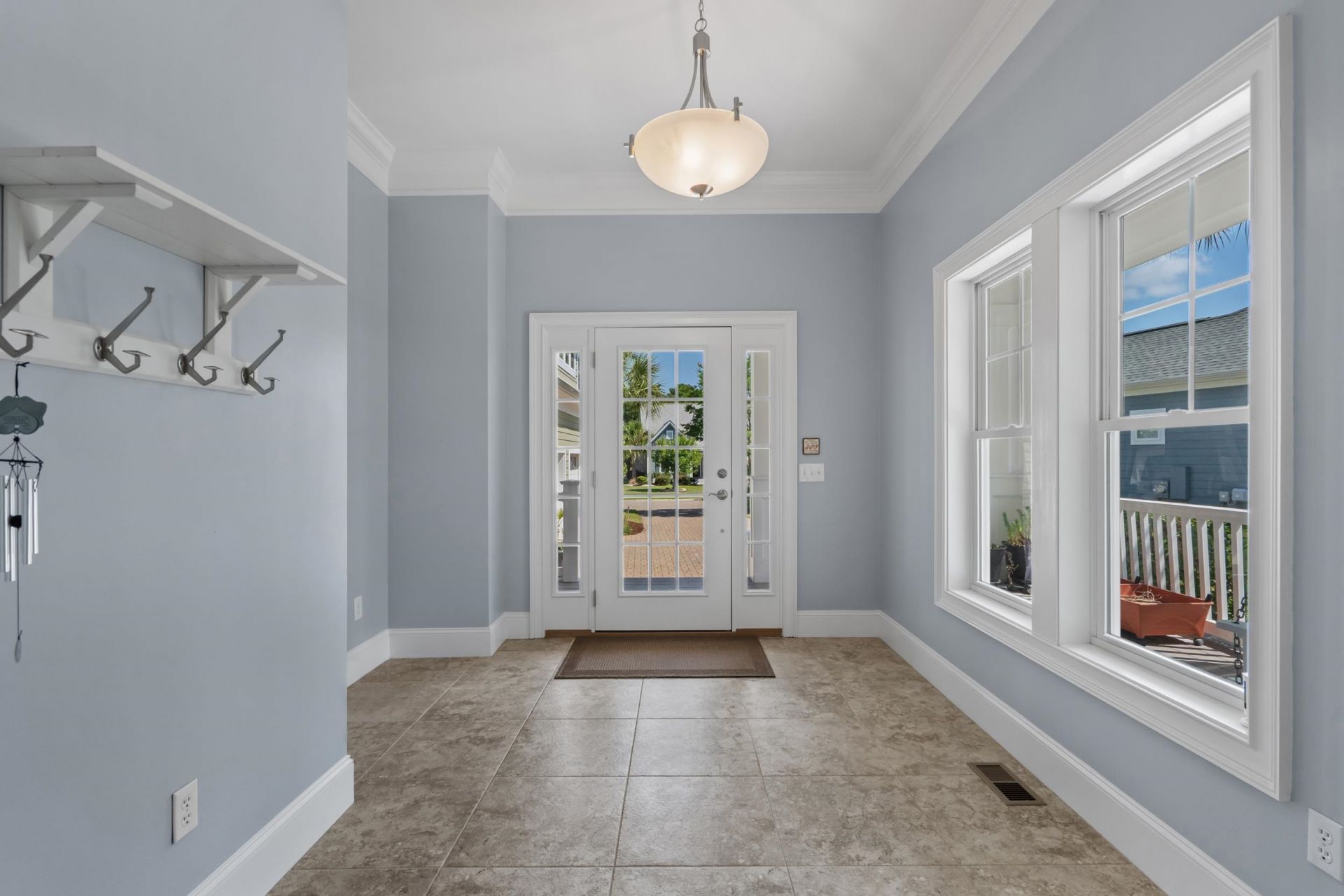 438 Seabury Ln. Photo 7