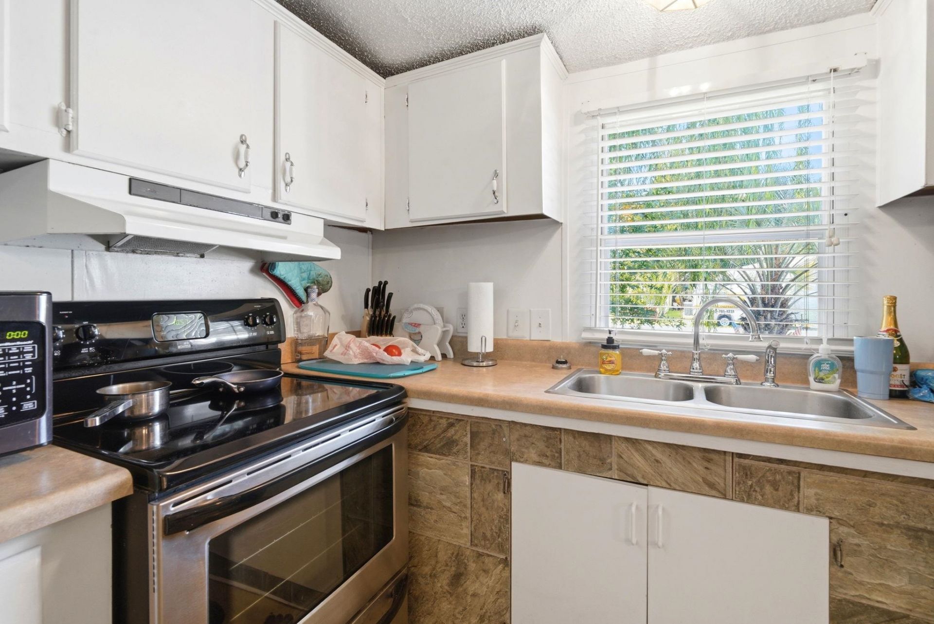 745 River Cliff Dr.  Photo 17