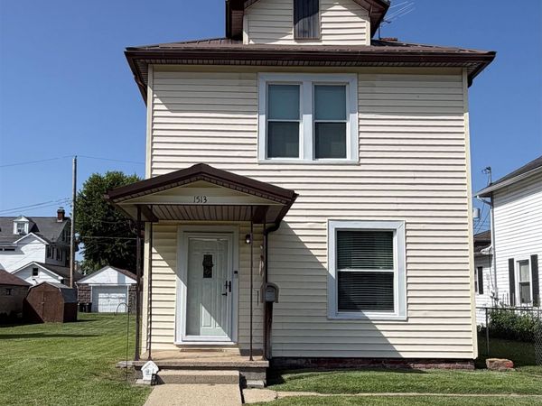 1513 Pine St, Kenova, WV 22530