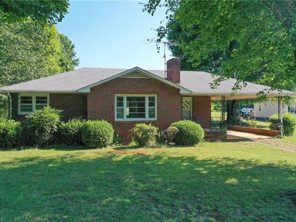 648 Richie Road , Mocksville, NC 27028