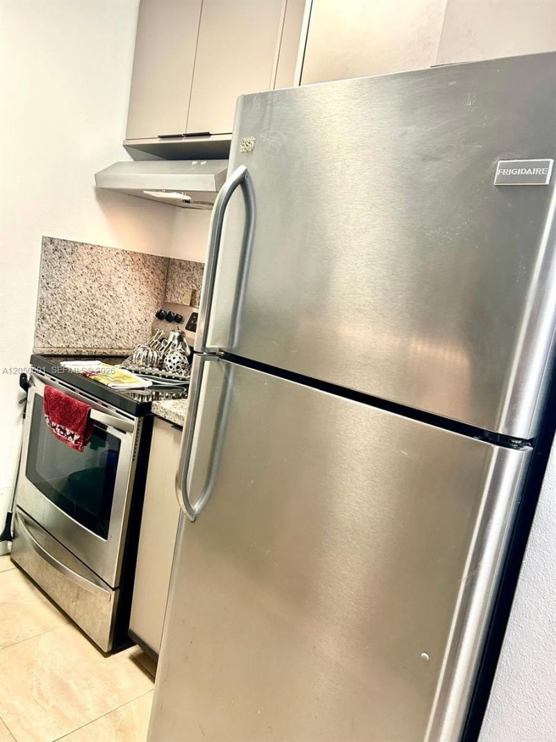 520 NE 38th St, Unit 15, Miami, FL 33137 Photo