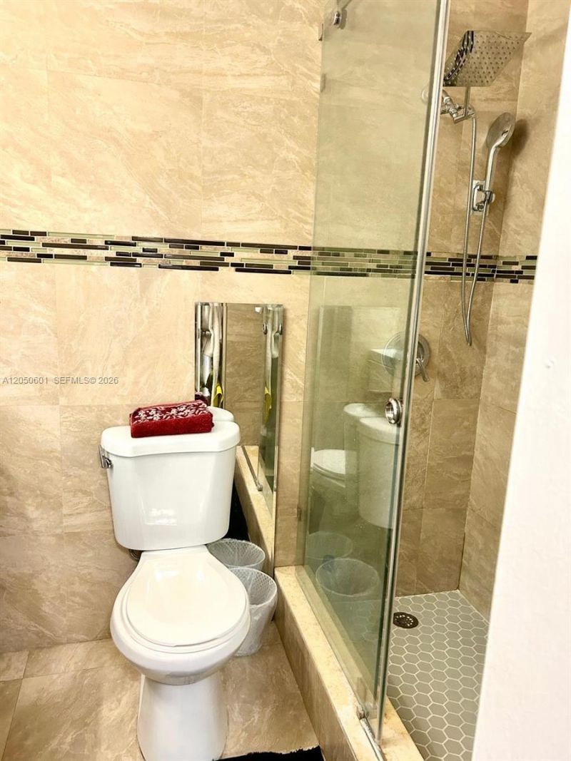520 NE 38th St, Unit 15, Miami, FL 33137 Photo