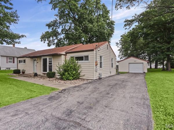 5817 Memory Lane , Belleville, IL 62226