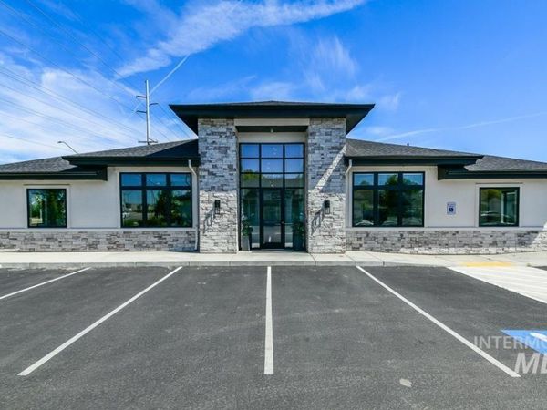 3169 W Belltower Dr, Meridian, ID 83646