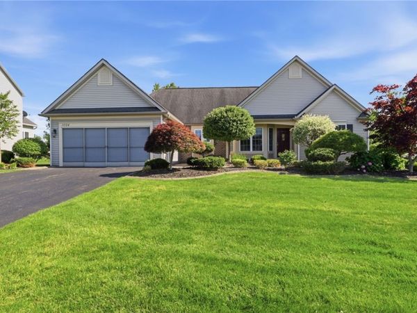 1024 Pondbrook Point , Webster, NY 14580