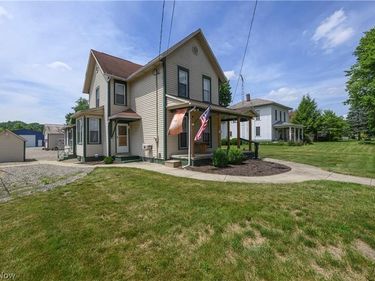 372 Park Avenue SW, Bolivar, OH 44612