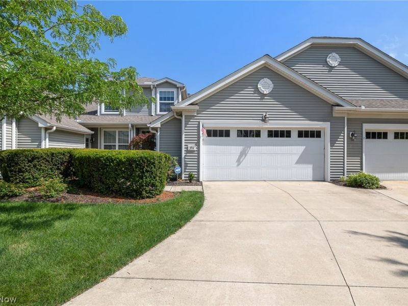 556 Hyannis Port Circle, Avon Lake, OH 44012 Photo 1
