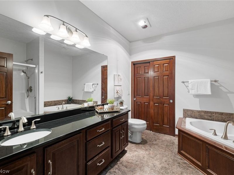 556 Hyannis Port Circle, Avon Lake, OH 44012 Photo 18