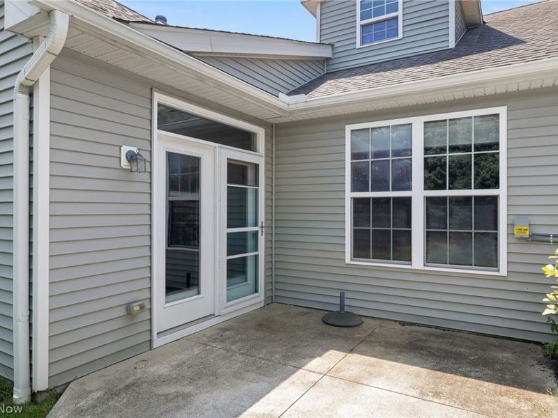 556 Hyannis Port Circle, Avon Lake, OH 44012 Photo 28