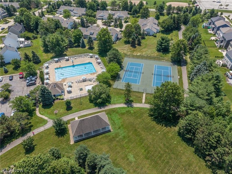 556 Hyannis Port Circle, Avon Lake, OH 44012 Photo 32