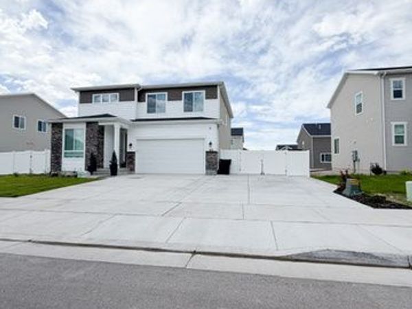 472 W GALLUP LN S, Stansbury Park, UT 84074